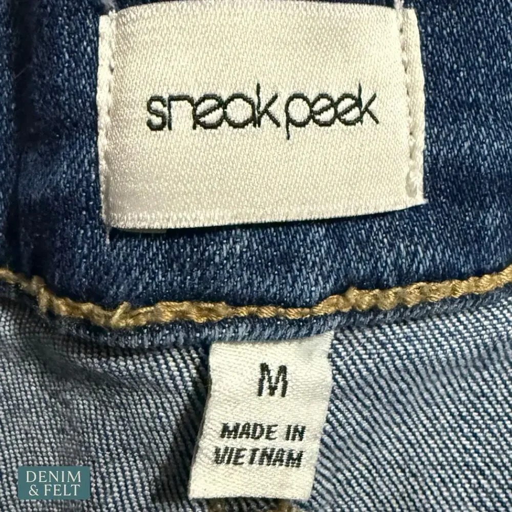 NEW Sneak Peek High Rise Denim Shorts Medium Wash Raw Hem Distressed‎ Summer MED